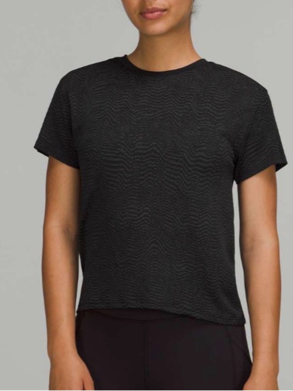Lululemon Train to Be Seamless Short
Sleeve T-Shirt Ripple Wave Black Graphite